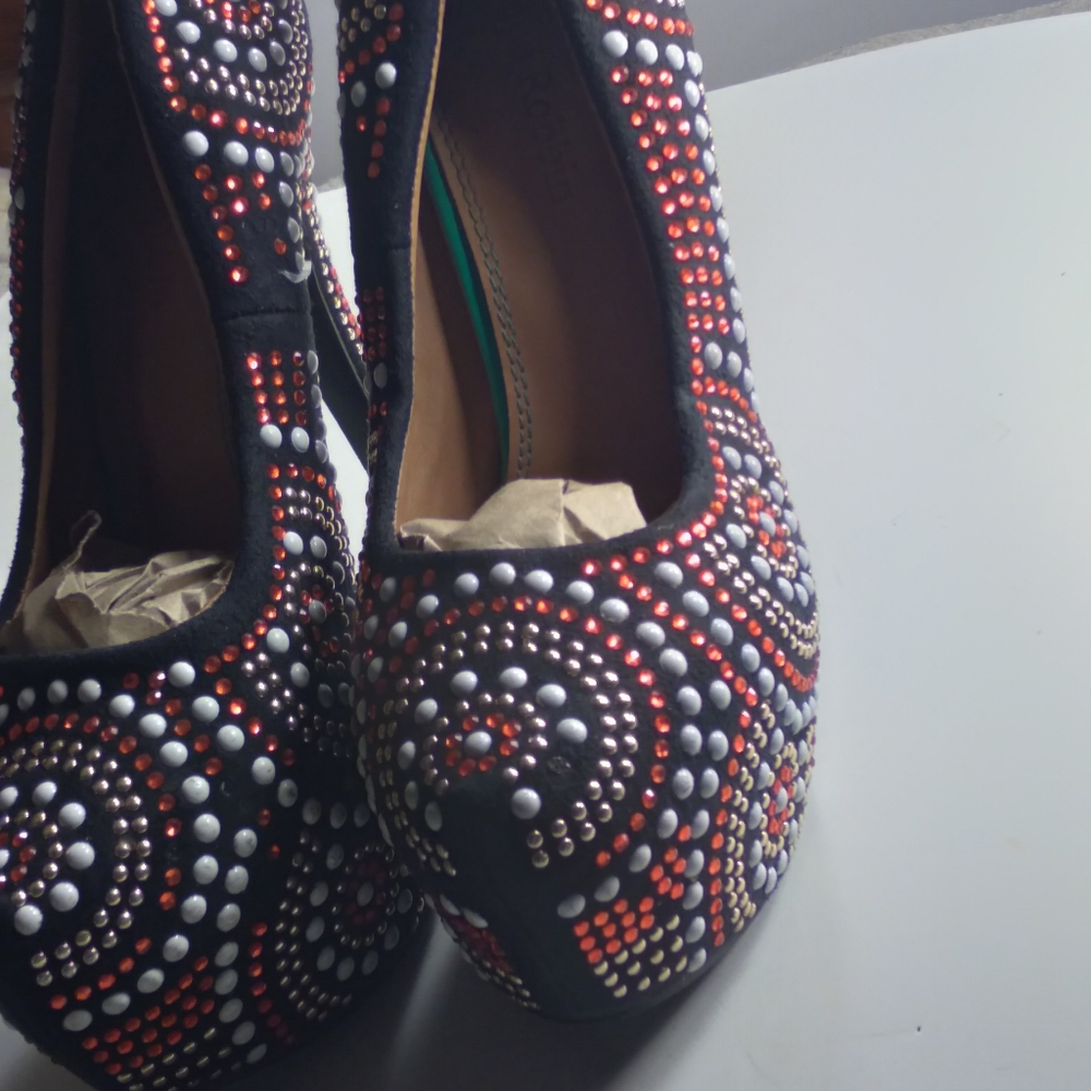 Shoes - Picture 13 of 15